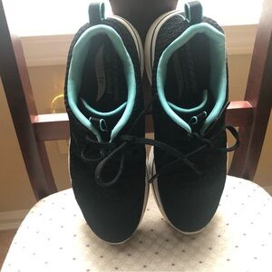 Skechers Women’s Arch Fit Black and Teal Sneakers